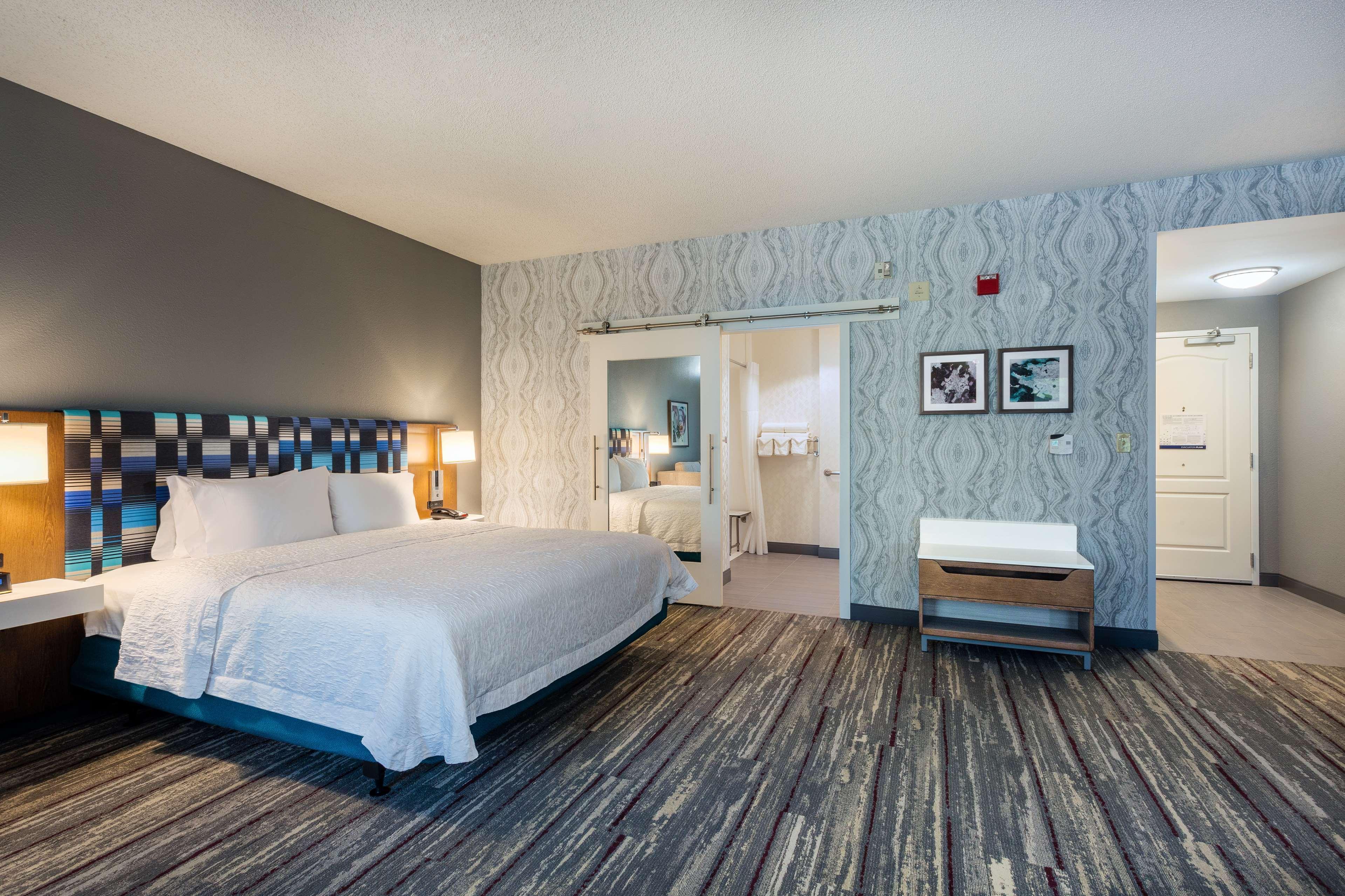 Hampton Inn & Suites Herndon-Reston Exterior foto